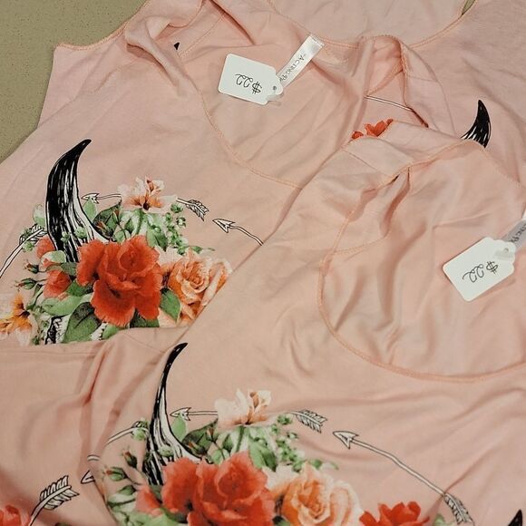 Bull Skull with Infinity Arrows & Floral Detail Tank Top Pink - Picture 14 of 15